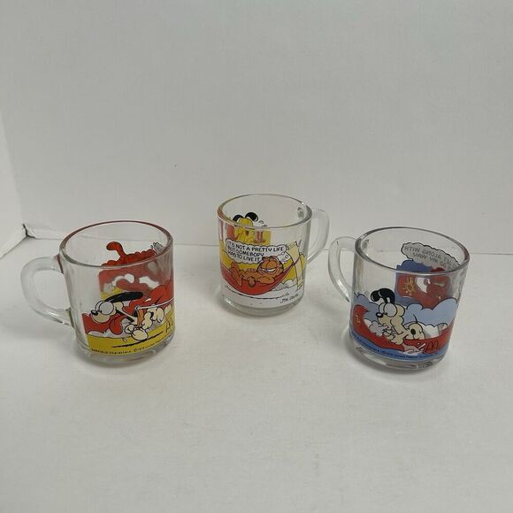 Vintage GARFIELD Glass mugs  - Set of 3 McDonald's Mugs - Jim Davis 1978. - Picture 2 of 5
